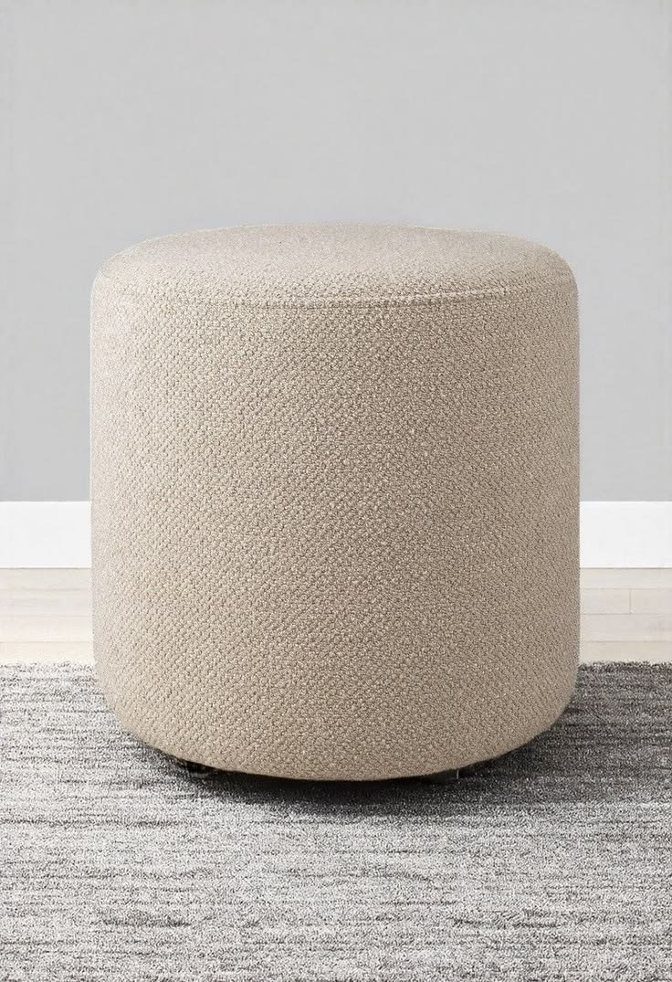 CREAM POUFFES